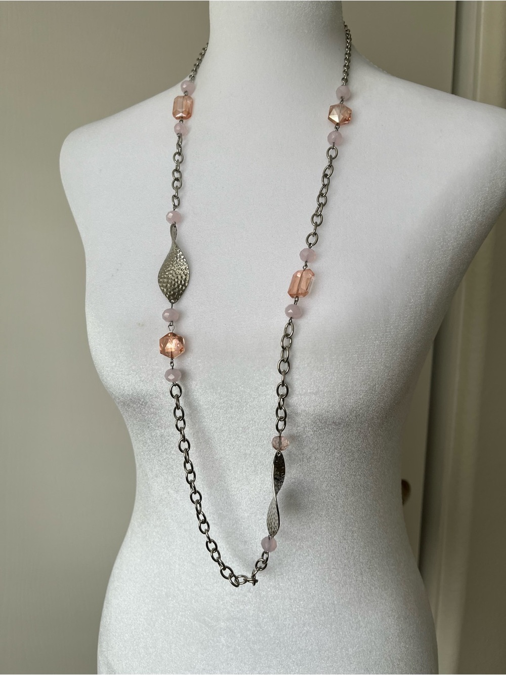 Pink Acrylic Bead Leaf Single strand Silver Tone Chain Necklace Long Tassel 40”